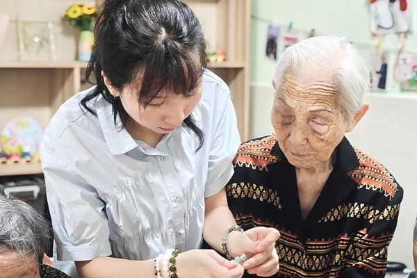 成都成华区青龙场养老院优选爱慈莲_青龙山养老院_青龙敬老院